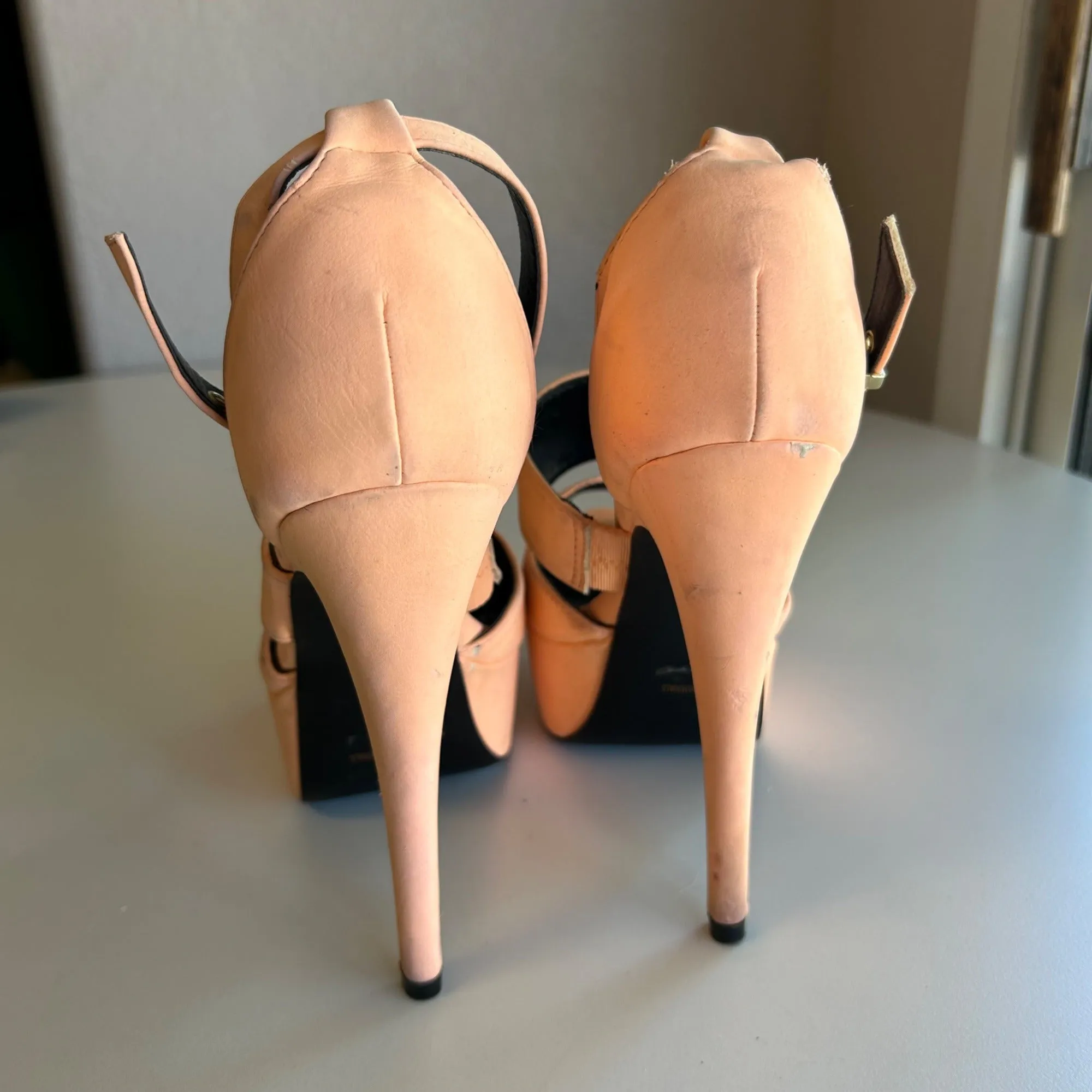 Peach Platform Open-Toe High Heels Size 6.5 With Ankle Strap & Gold Buckle