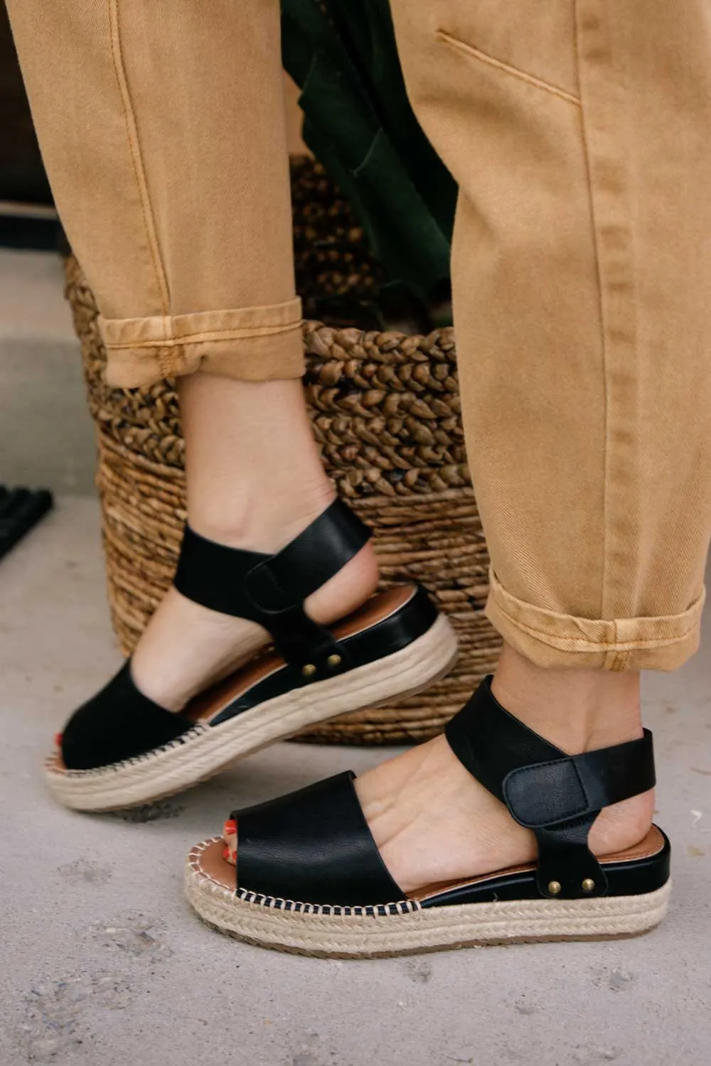 Valley Espadrille Sandal in Black